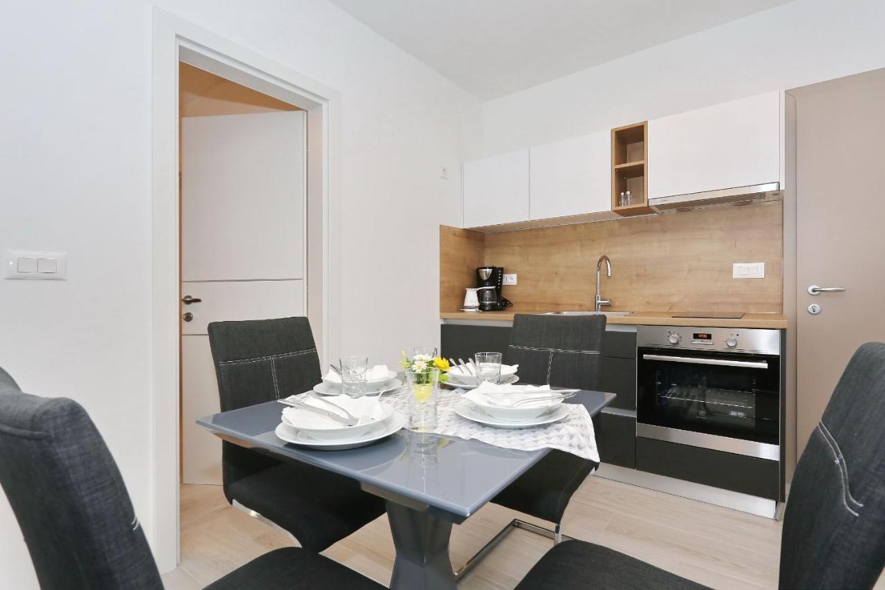 Villa Ankora 2 With Heated Pool 비오그라드나모루 외부 사진