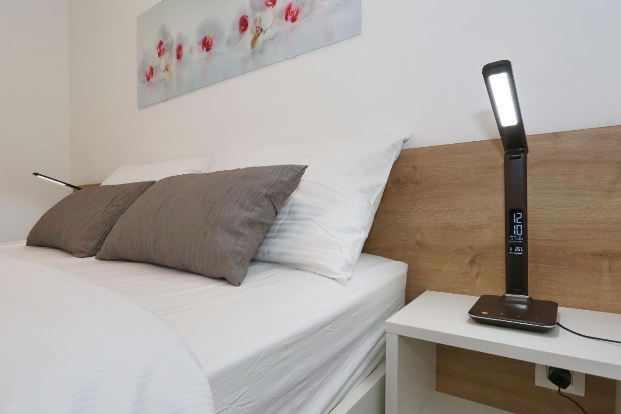 Villa Ankora 2 With Heated Pool 비오그라드나모루 외부 사진