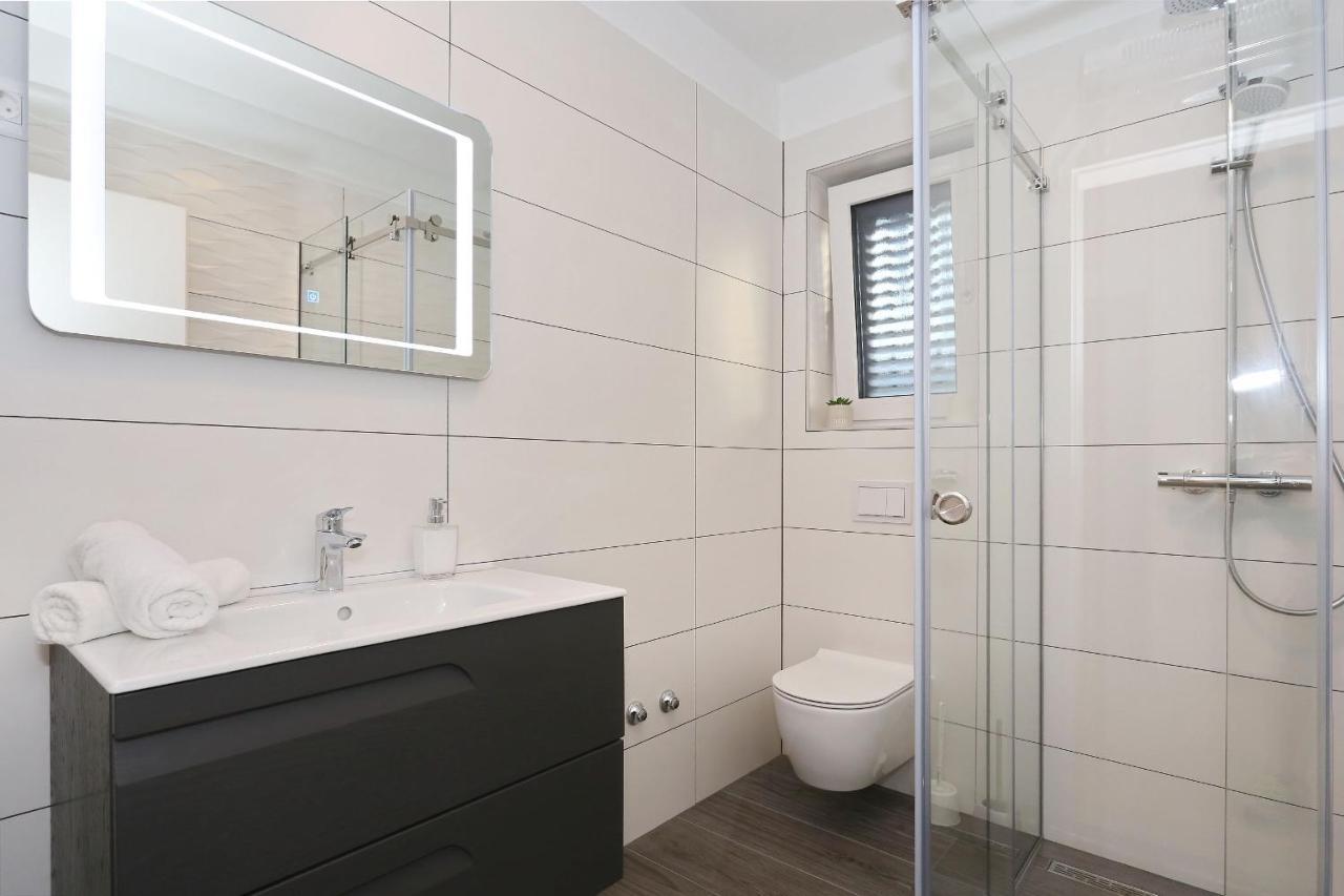 Villa Ankora 2 With Heated Pool 비오그라드나모루 외부 사진