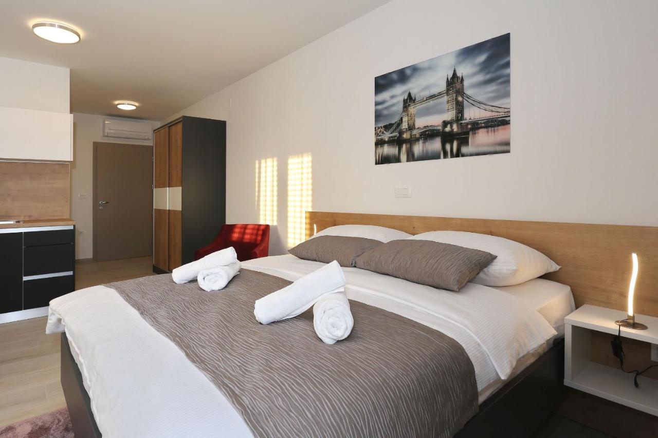 Villa Ankora 2 With Heated Pool 비오그라드나모루 외부 사진