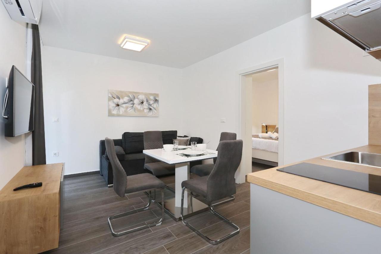 Villa Ankora 2 With Heated Pool 비오그라드나모루 외부 사진