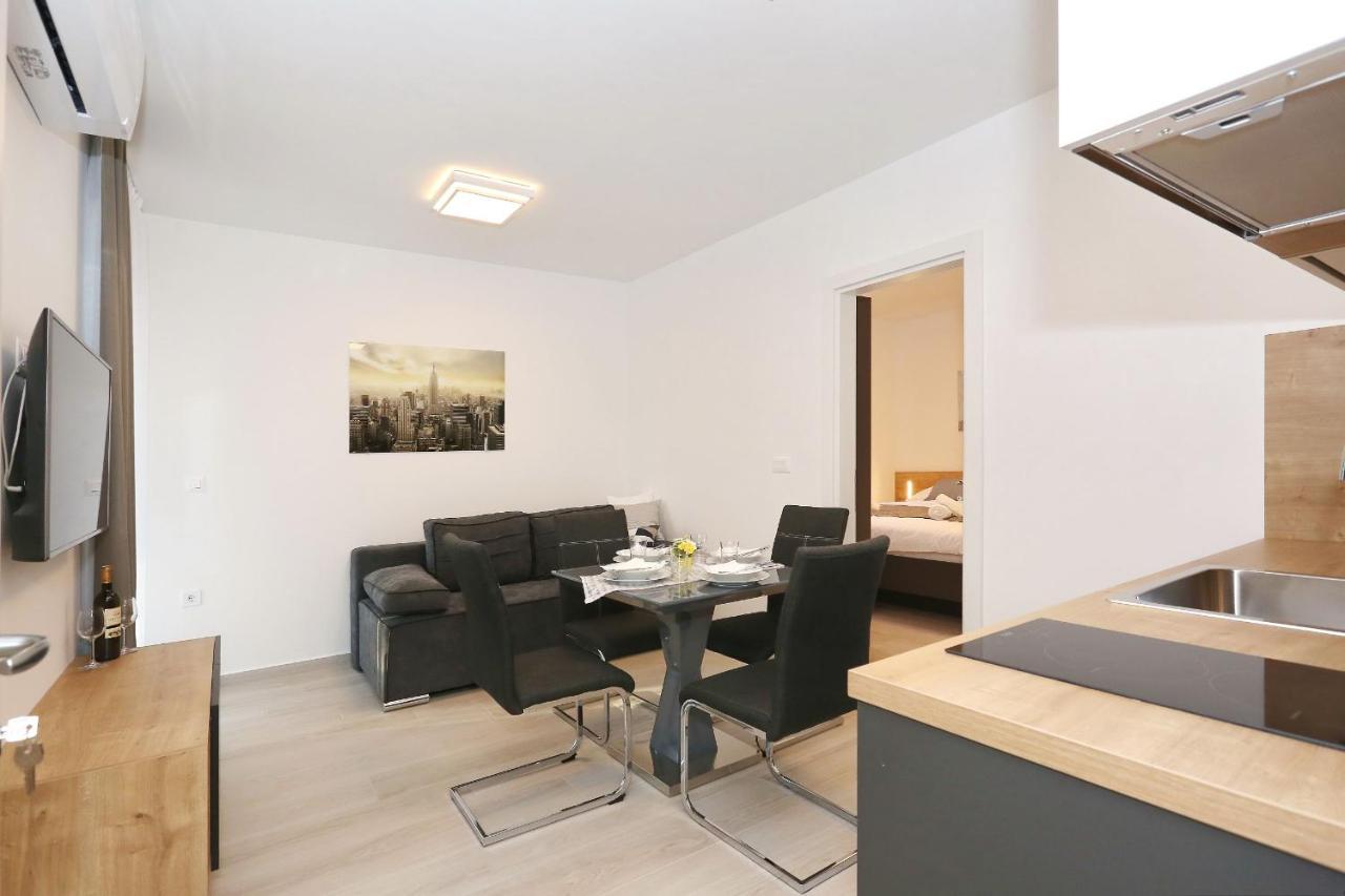 Villa Ankora 2 With Heated Pool 비오그라드나모루 외부 사진