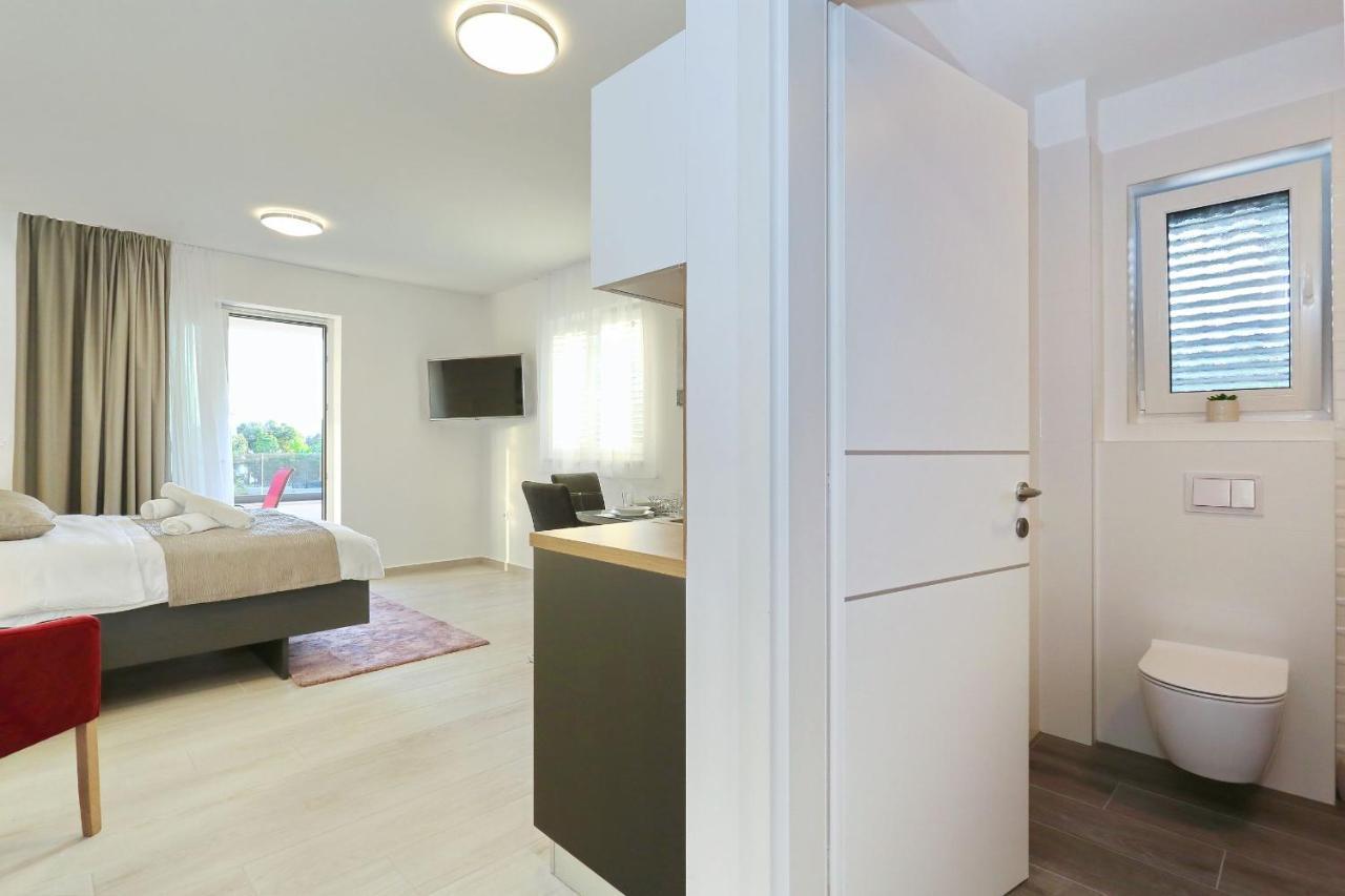 Villa Ankora 2 With Heated Pool 비오그라드나모루 외부 사진
