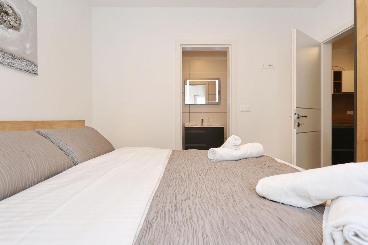 Villa Ankora 2 With Heated Pool 비오그라드나모루 외부 사진
