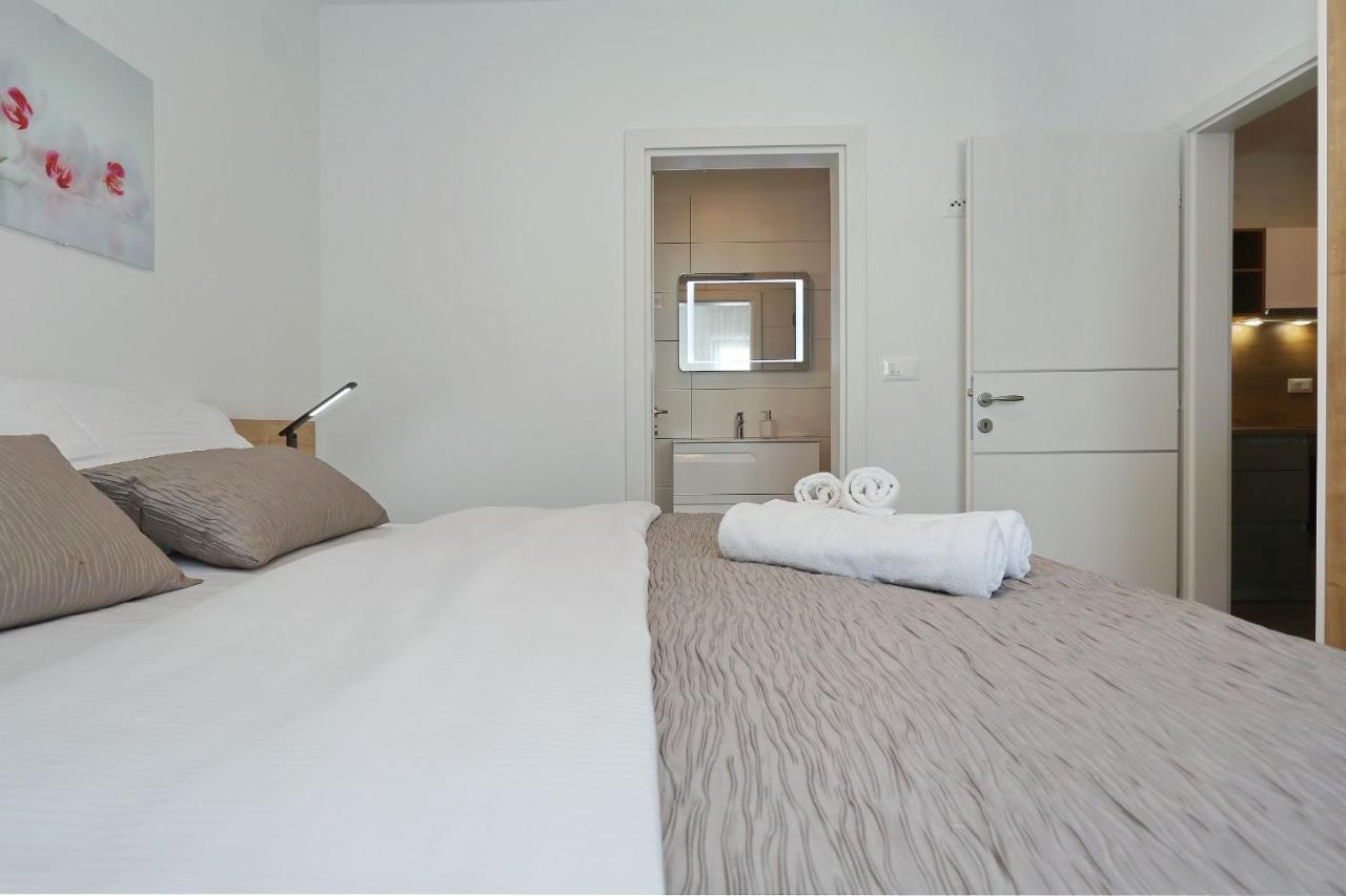 Villa Ankora 2 With Heated Pool 비오그라드나모루 외부 사진