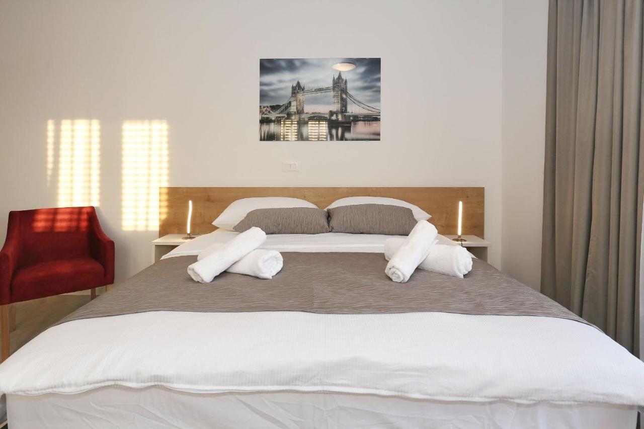 Villa Ankora 2 With Heated Pool 비오그라드나모루 외부 사진