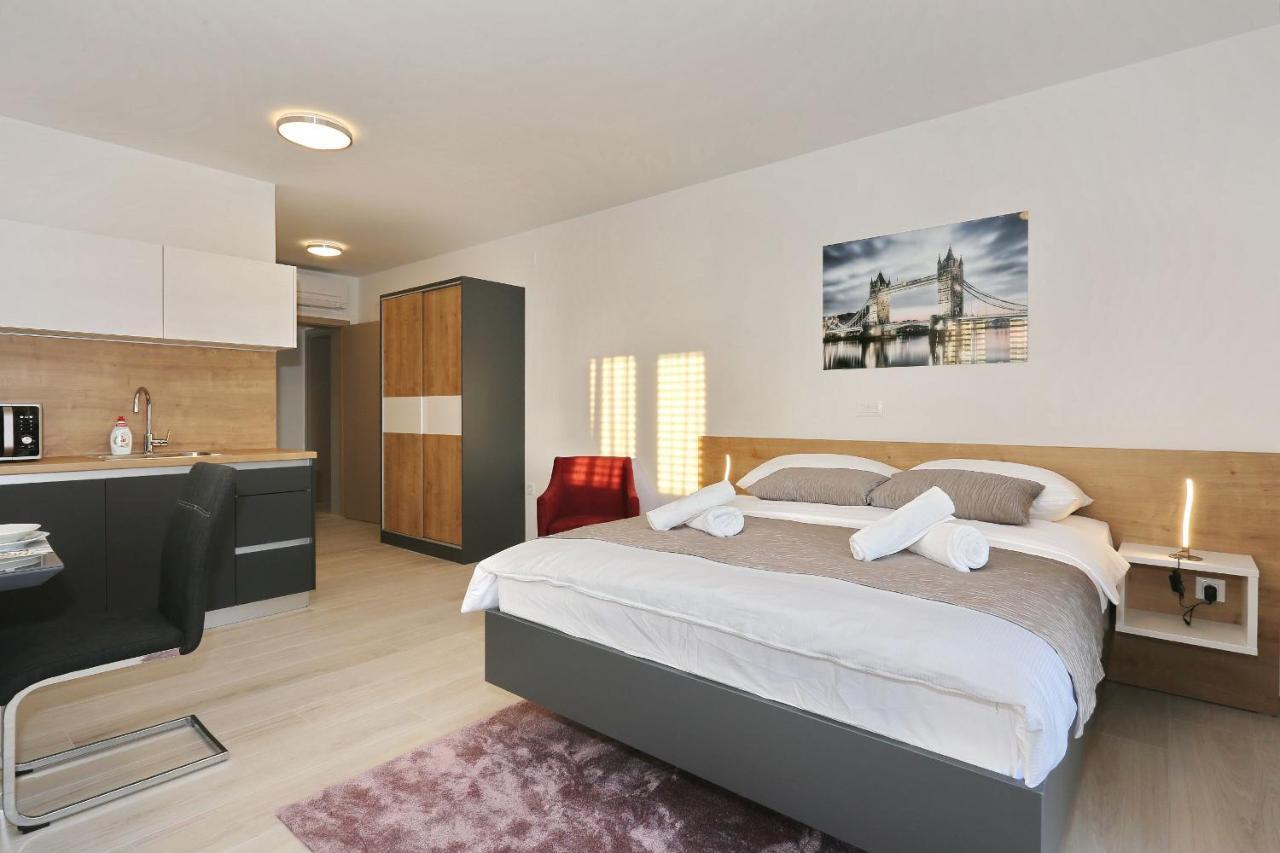 Villa Ankora 2 With Heated Pool 비오그라드나모루 외부 사진