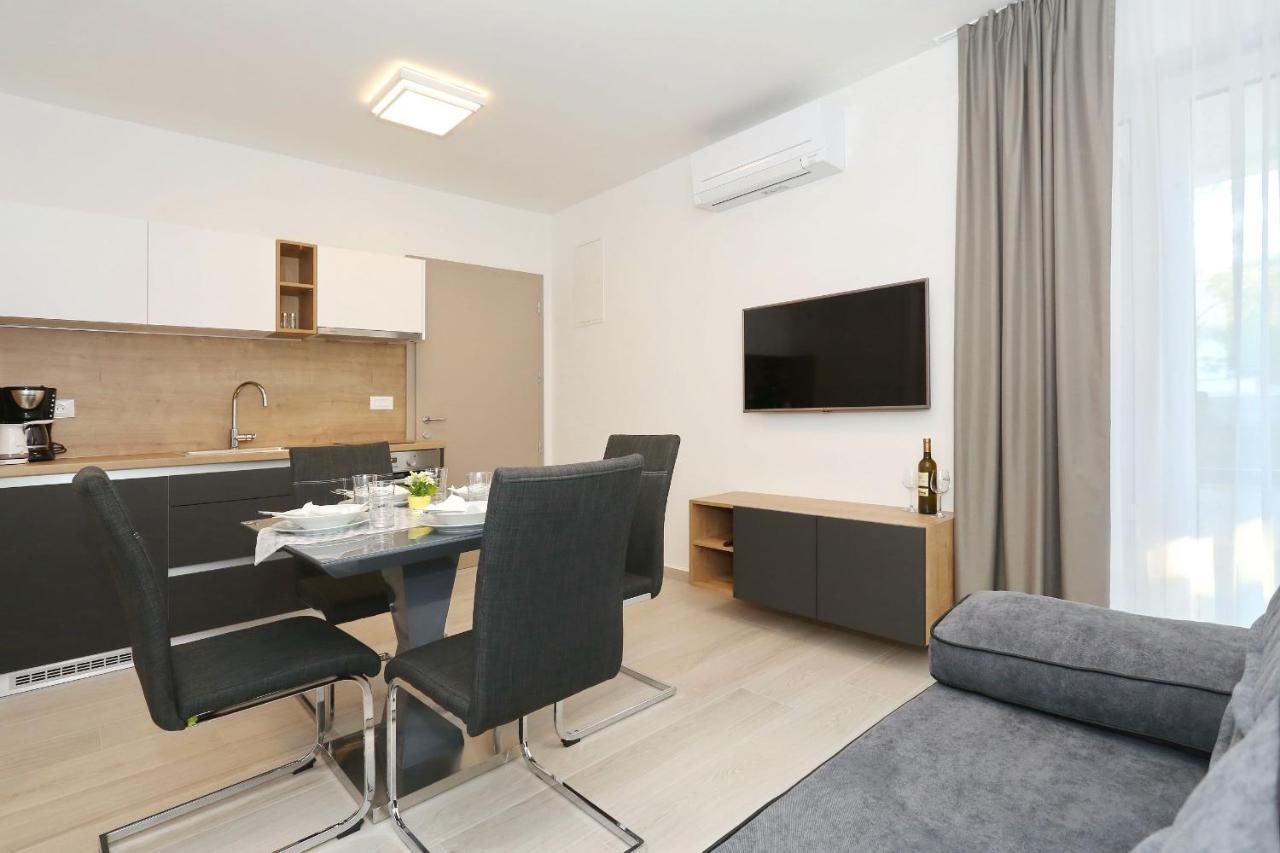 Villa Ankora 2 With Heated Pool 비오그라드나모루 외부 사진