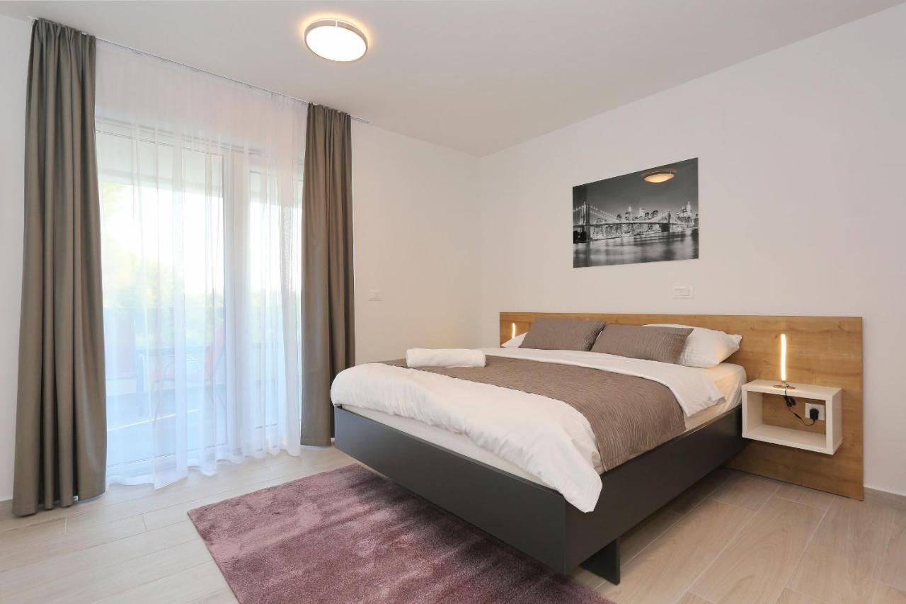 Villa Ankora 2 With Heated Pool 비오그라드나모루 외부 사진