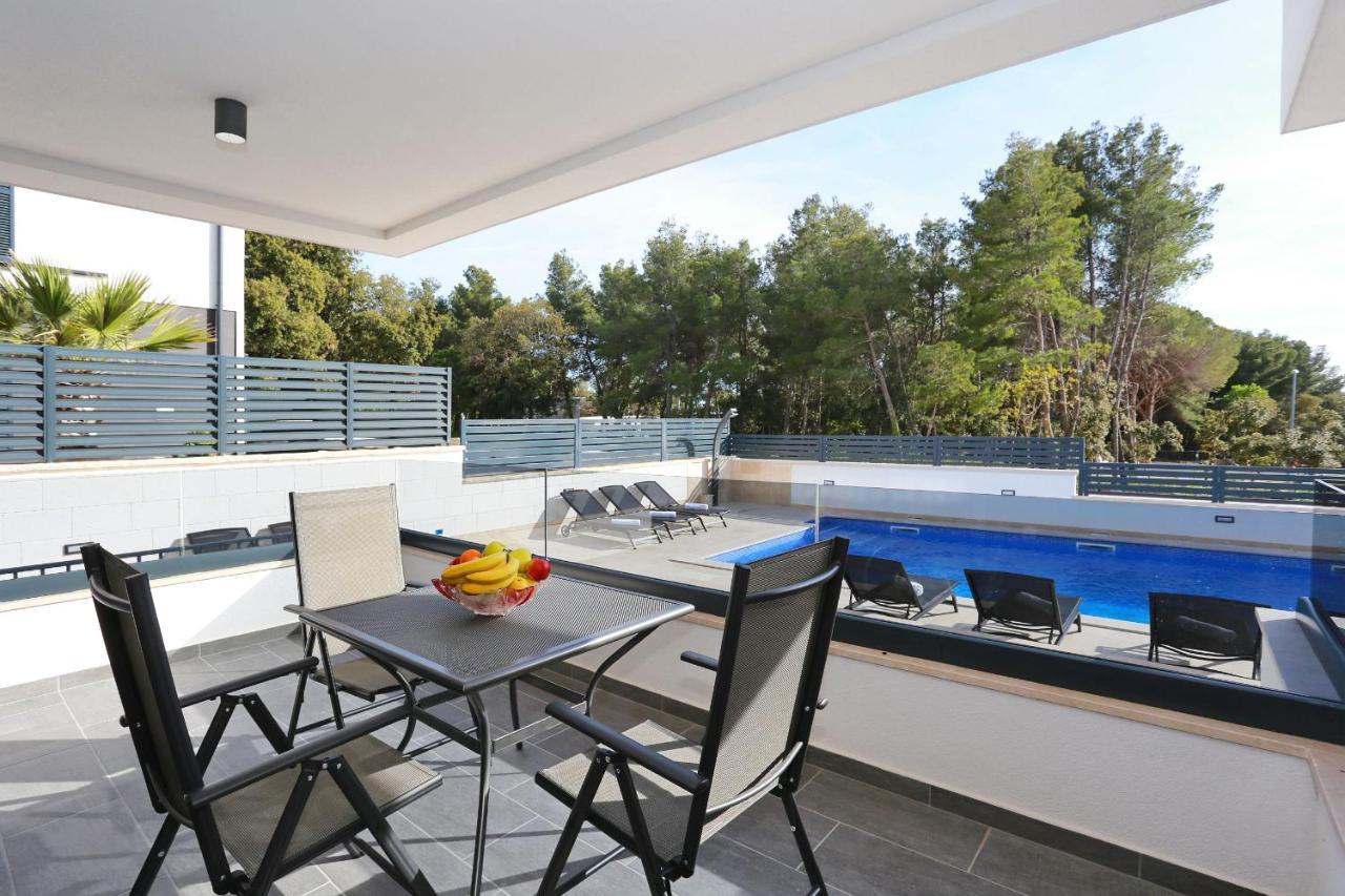 Villa Ankora 2 With Heated Pool 비오그라드나모루 외부 사진
